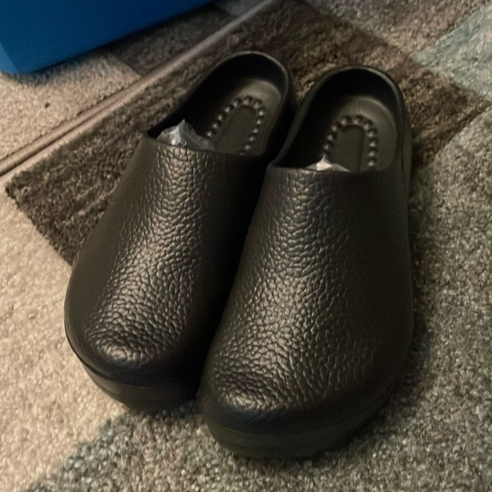 Clogs